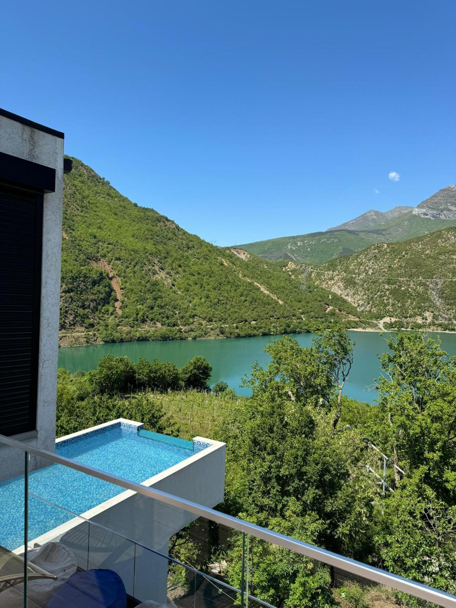 Koman Paradise By Romina Shkodër Esterno foto